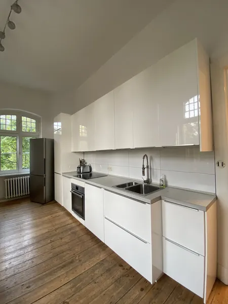 Befristet bis Ende März Helle möblierte 4-Zimmer-Wohnung WG-geeignet — photo 1